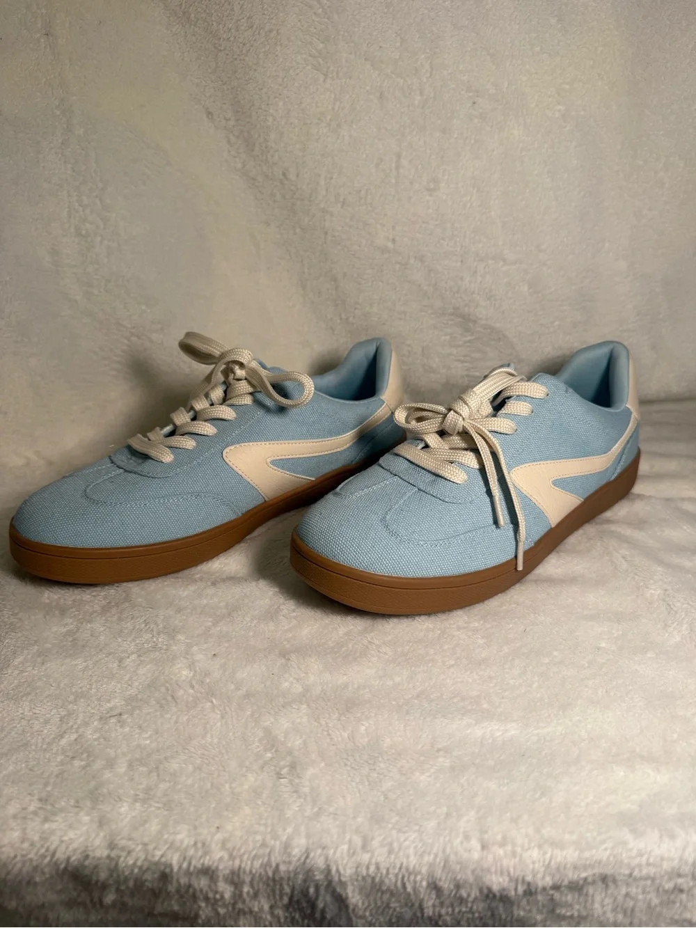 NEW Dolce Vita Voyage Size 9 Blue Canvas Sneakers